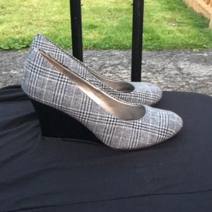 Black, white & tan wedge pumps (8)